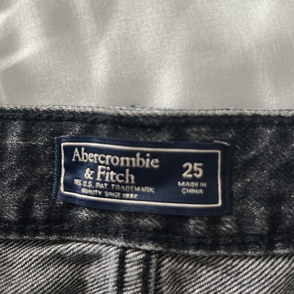 Abercrombie denim skirt with detail - Picture 9 of 9